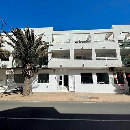 Хостел Corralejo Coliving By Amazzzing Travel Екстер'єр фото